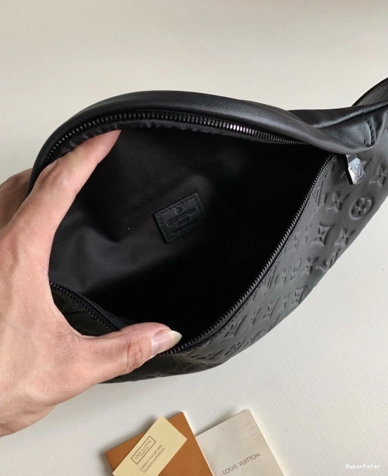 VUITTON BUMBAG LOUIS DISCOVERY 0823